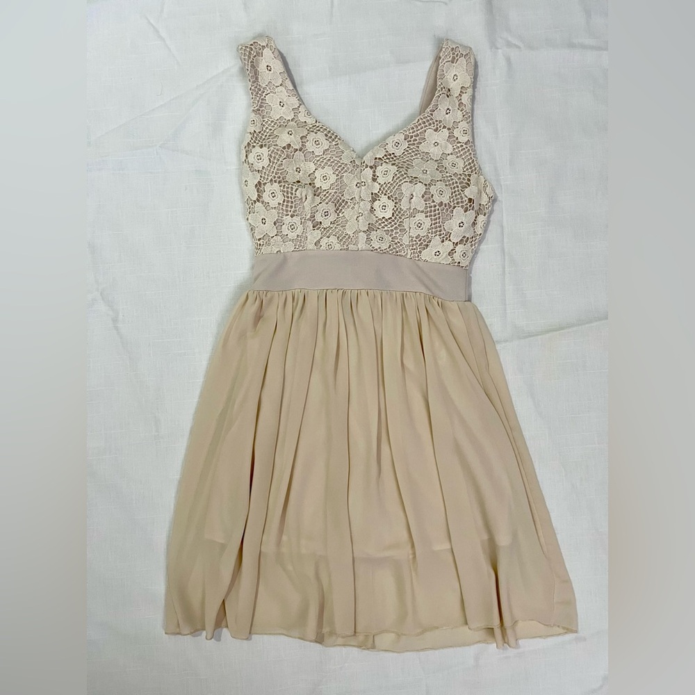 Elegant Cream Lace Dress